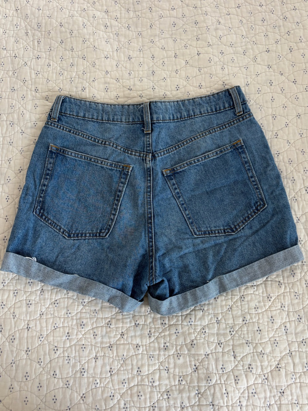 H&M High Rise Denim Shorts - Picture 2 of 3